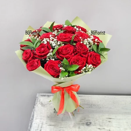 Send bouquet of red roses - Romance by courier