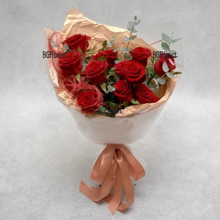 Send Modern bouquet of red roses to Sofia