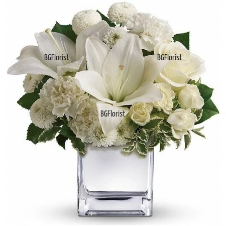 Send arrangement with white flowers to Sofia