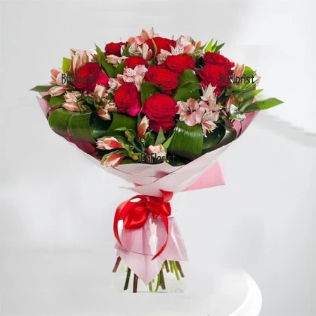 Delivery of a romantic bouquet of roses and alstroemeria